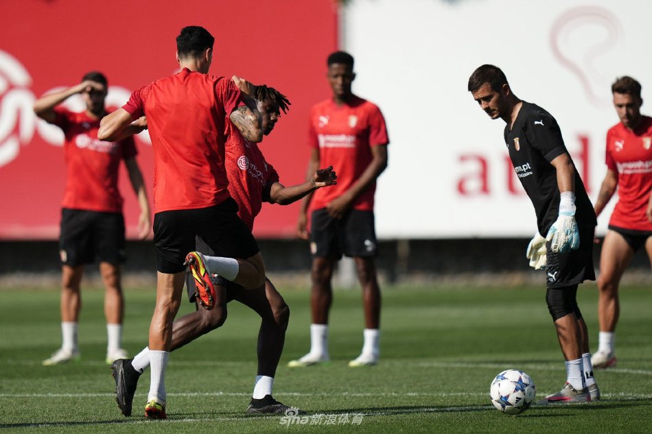 他与队友们 他与队友们