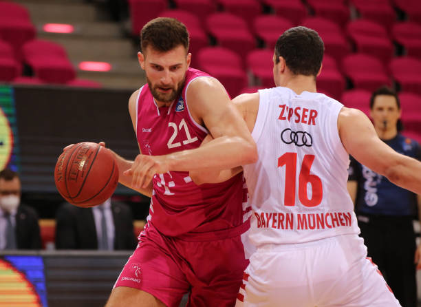 露头角让人 露头角让人